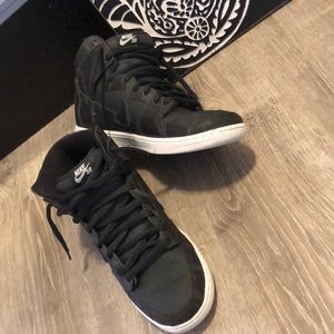 Nike Skate Board Black & Blue Camo High Tops